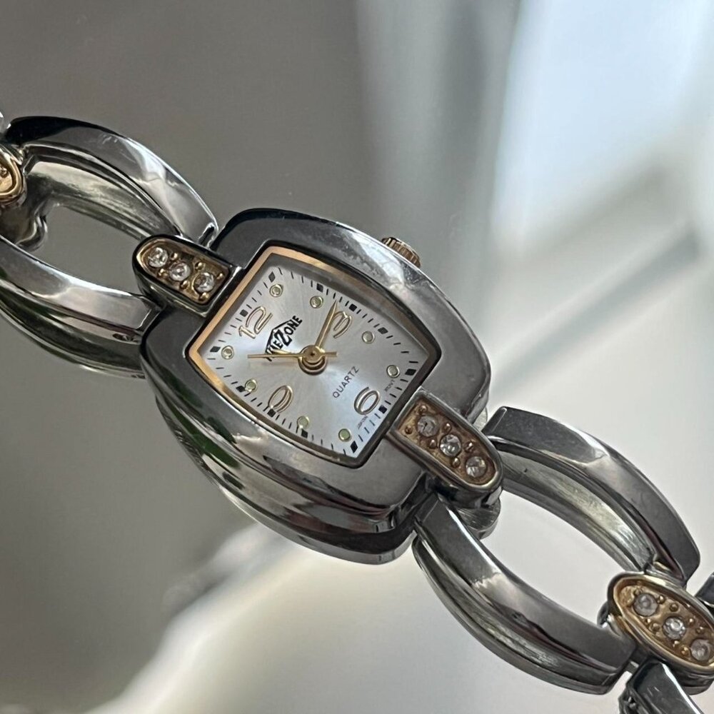 Vintage Timezone Womens Stainless Steel Silver Watch